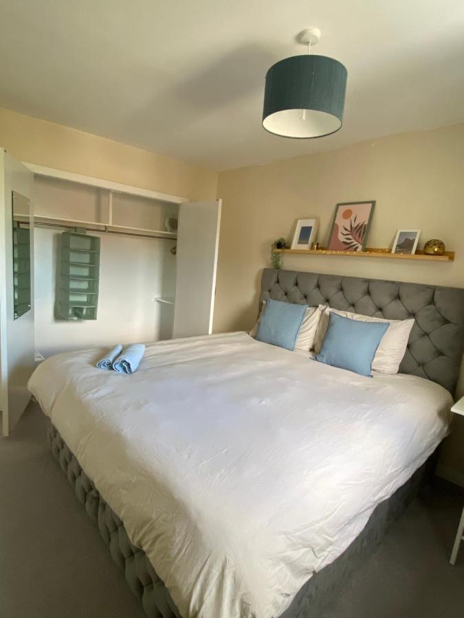 Cozy Bedroom In Shared Accommodation With Free Parking Единбург Екстериор снимка